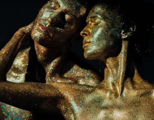 גלה את עולם העיסוי האירוטי: הנאה מוחלטת וחוויה בלתי נשכחת